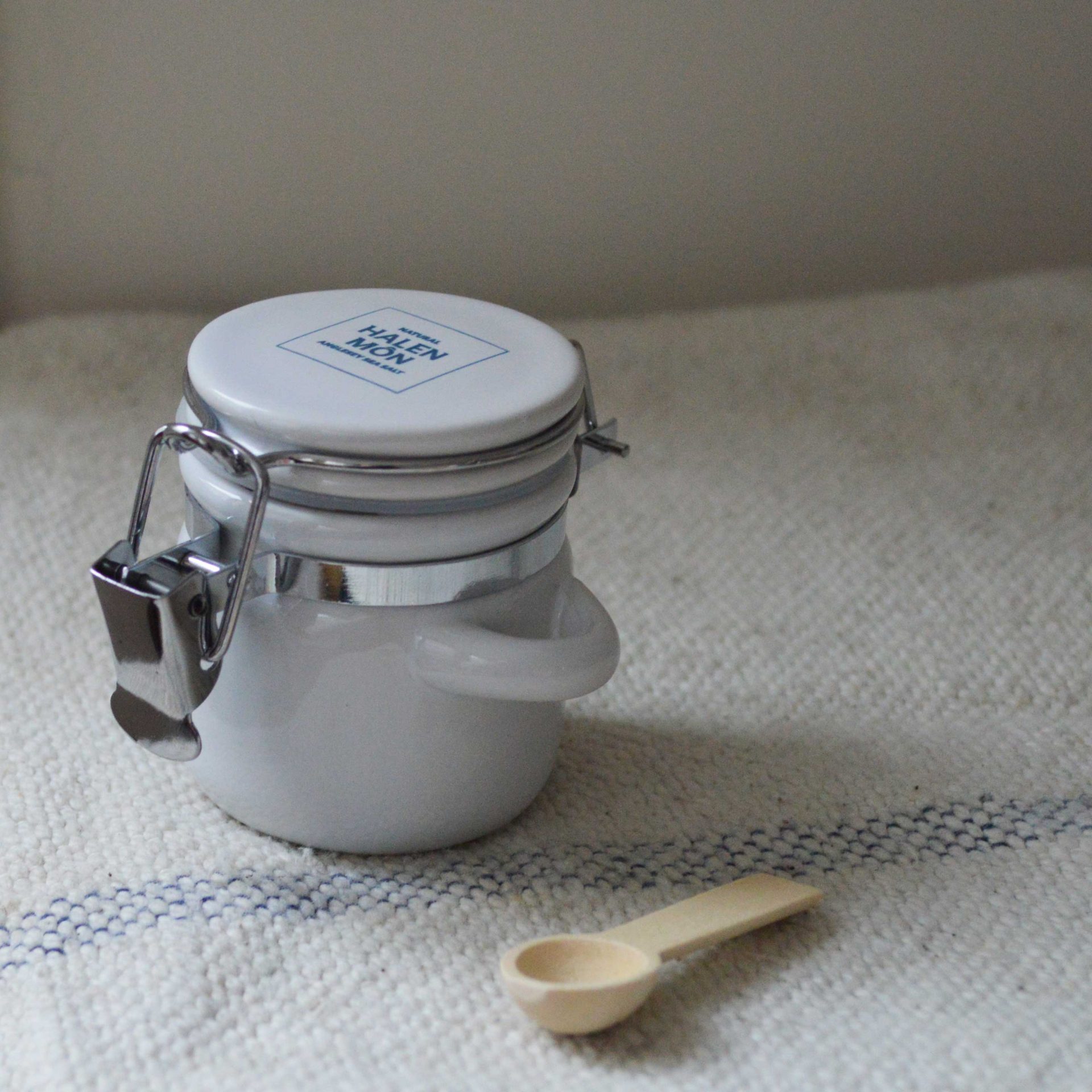 Little Ceramic Jar with Garlic Sea Salt Halen Môn
