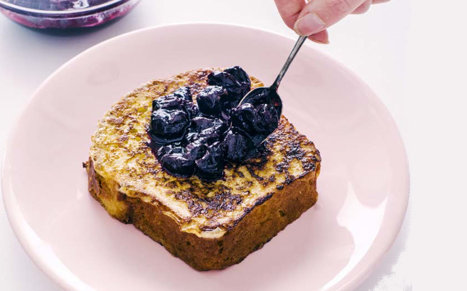 Tost Brioche Ffrengig + Compot Ceirios Sur gyda Halen Môn Fanila