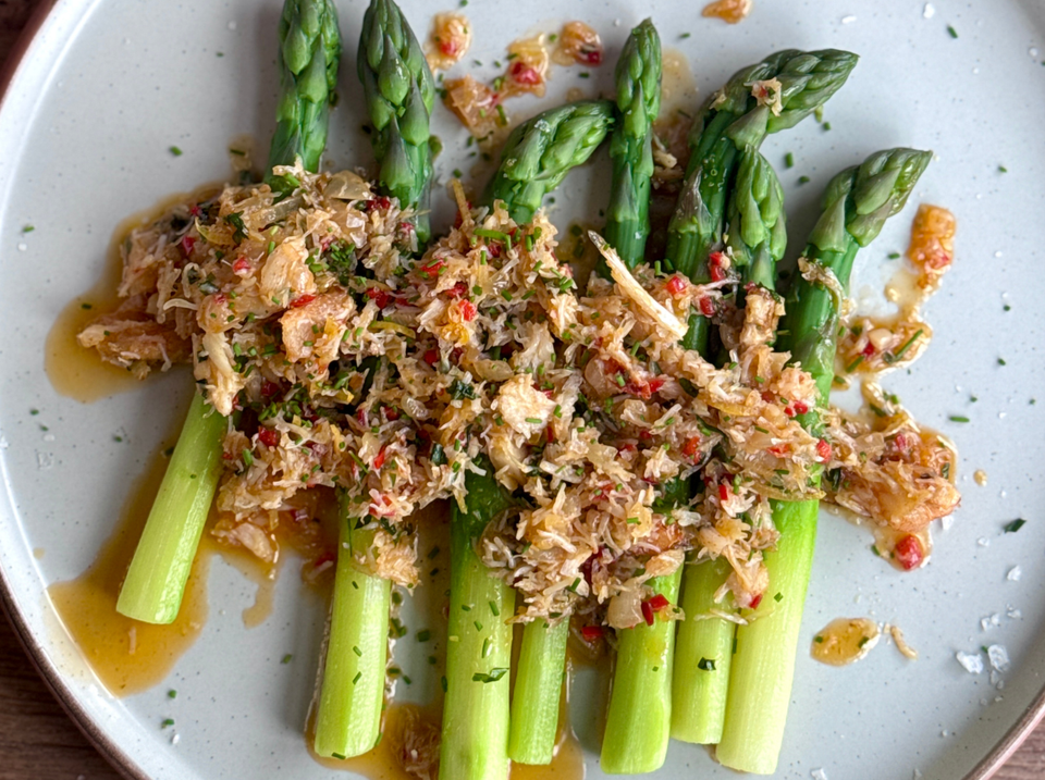Asparagus with crab, tarragon and chilli butter