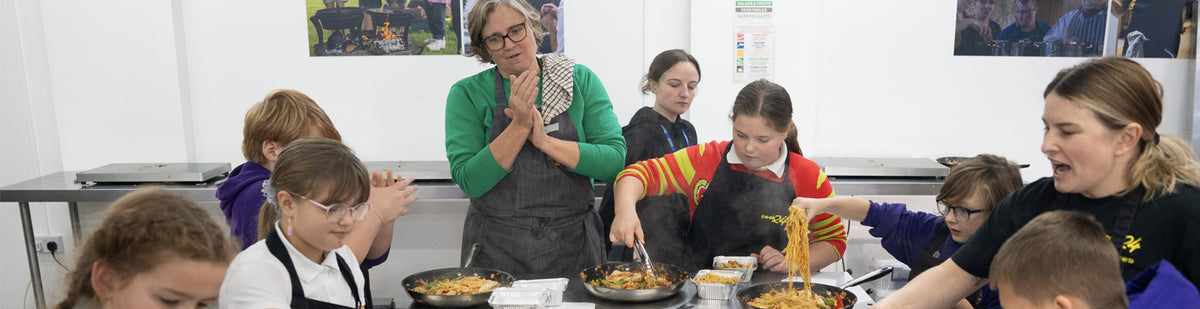 Jen Goss Jen Goss + charity venture Cegin y Bobl – Halen Môn