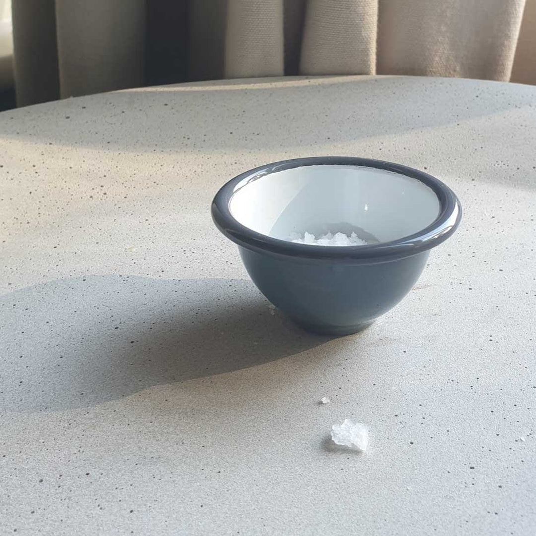 Classic Enamel Pinch Pot (grey/ white)