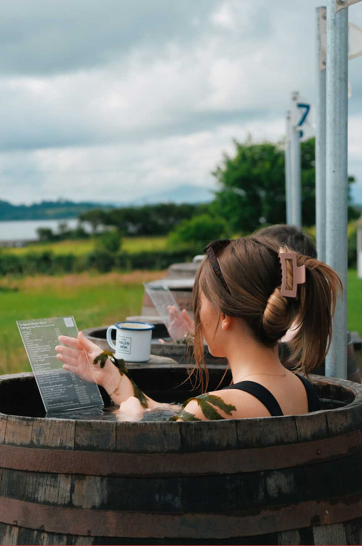 Wild Môn Seaweed Baths