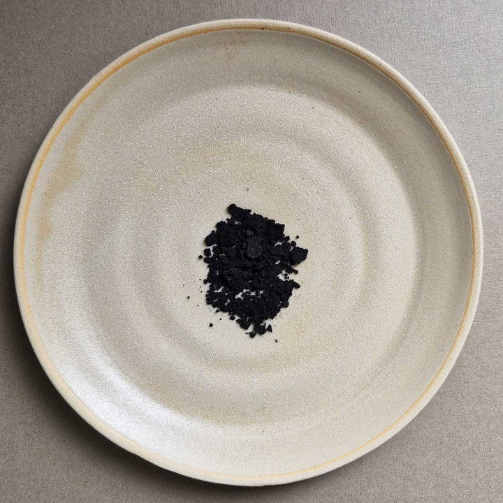 Little Ceramic Jar with Charcoal Sea Salt
