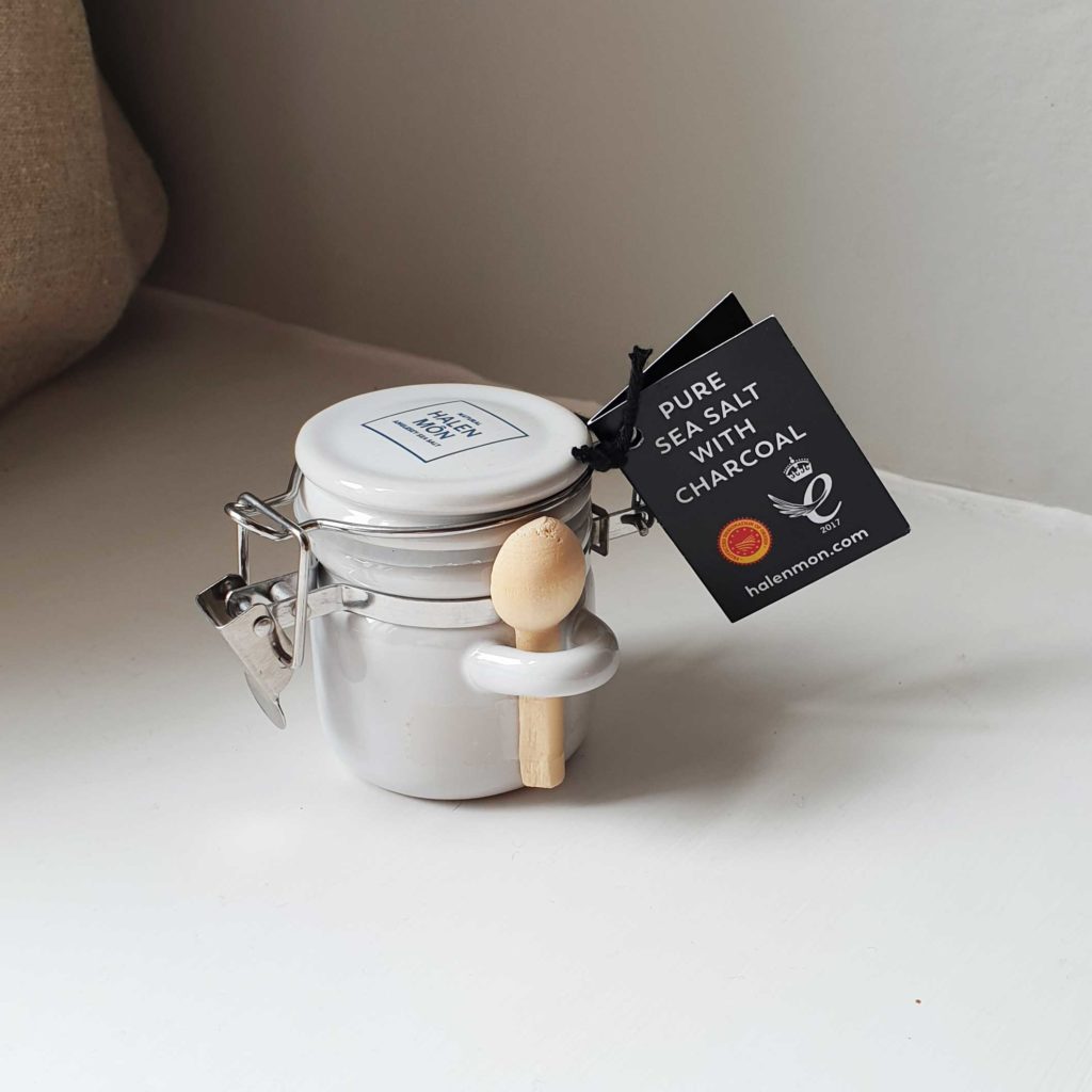 Little Ceramic Jar with Charcoal Sea Salt (15g) Halen Môn
