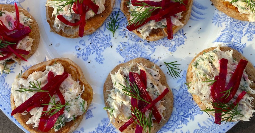 Mackerel + pickled beetroot blinis